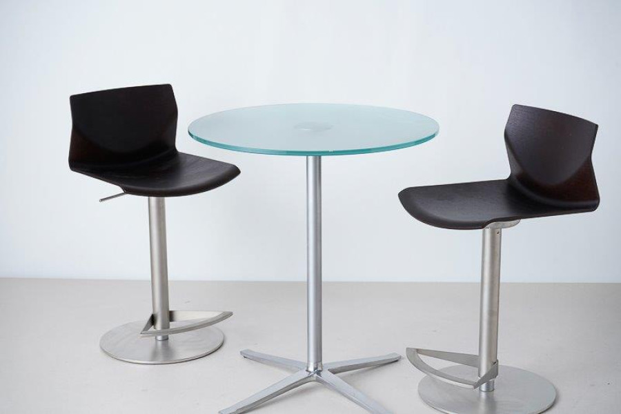 WalterKnoll "X-table" ラウンドカフェテーブル